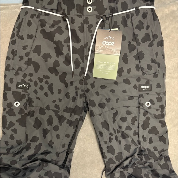 Dope Snow Women’s dots black leopard print snowboarding pants L NWT - Picture 6 of 11